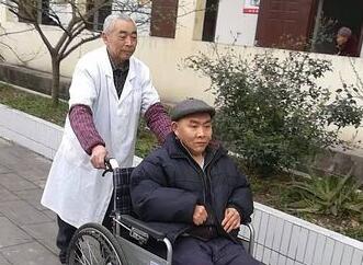 照顾老人